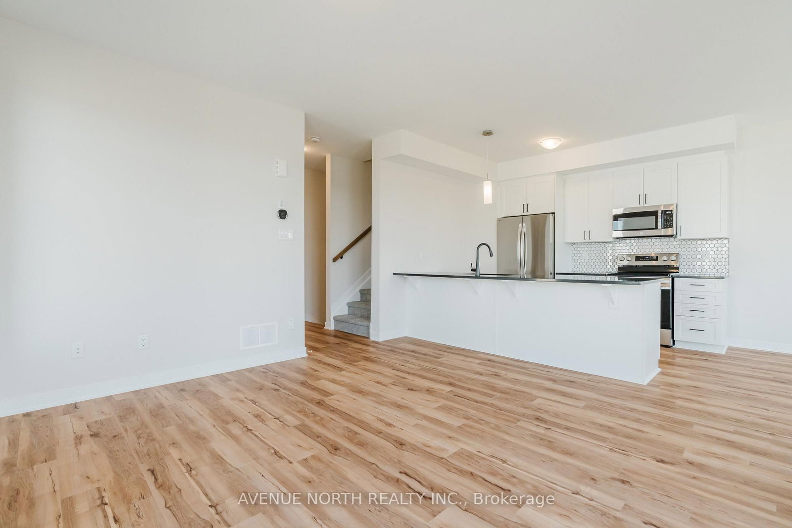 1220 Flycatcher Private • Ottawa, ON photo 17
