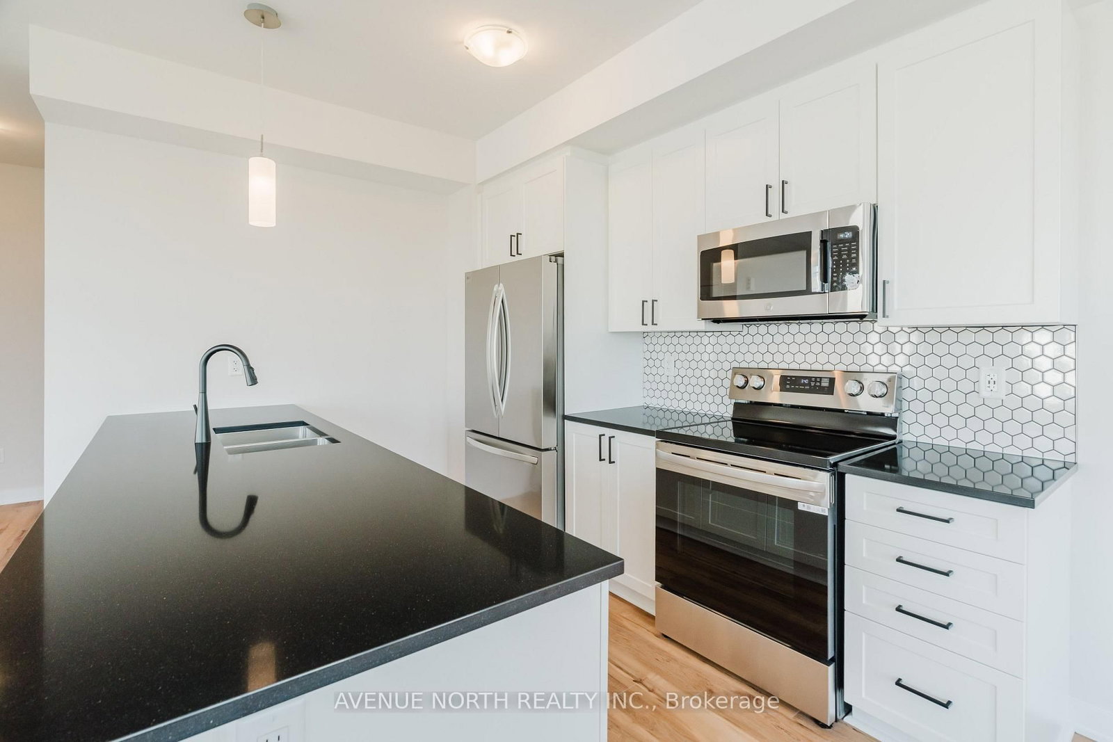 1220 Flycatcher Private • Ottawa, ON photo 23