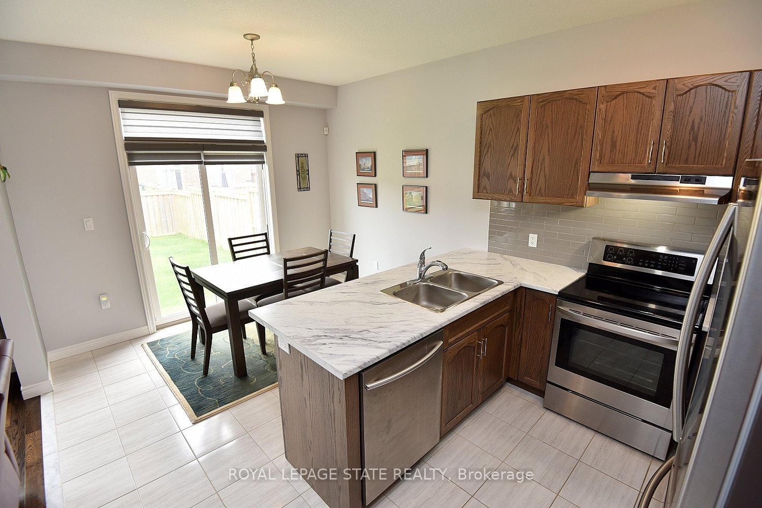 111 Festival Way • Hamilton, ON photo 15