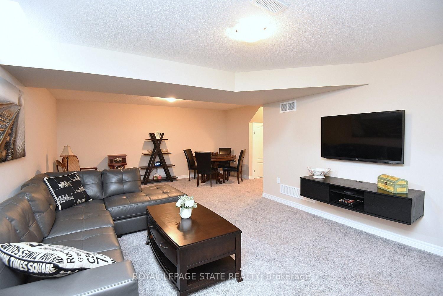 111 Festival Way • Hamilton, ON photo 32