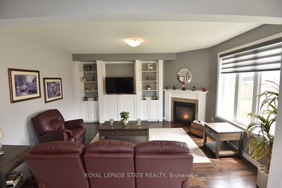 111 Festival Way • Hamilton, ON photo 8