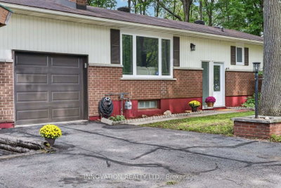 136 Acorn Crescent • Ottawa, ON photo 2