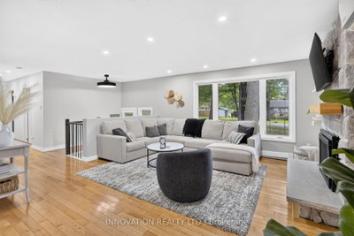 136 Acorn Crescent • Ottawa, ON photo 5