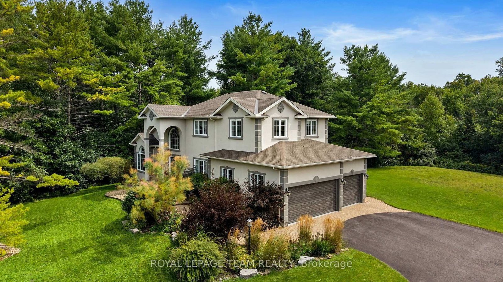 1518 Monaghan Lane • Ottawa, ON photo 1