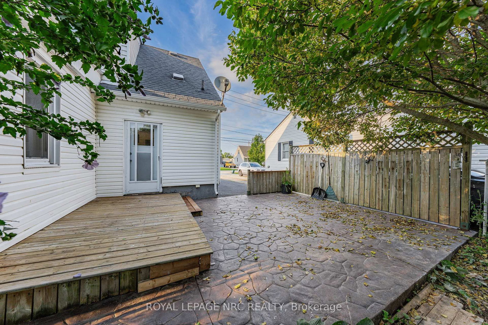 12 Admiral Road • St. Catharines, ON photo 37