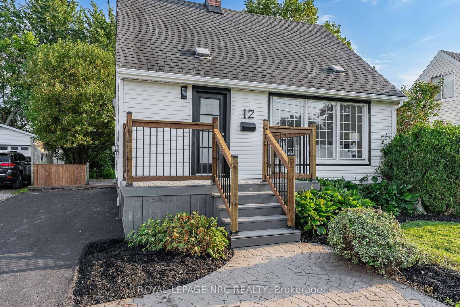 12 Admiral Road • St. Catharines, ON photo 5