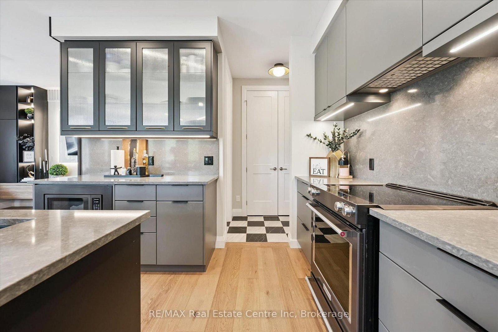3 Queensbrook Crescent • Cambridge, ON photo 8