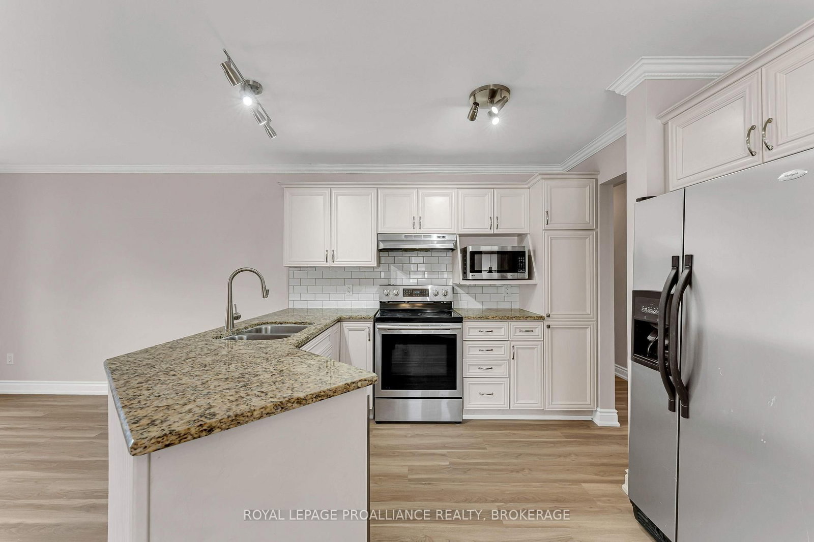 542 Davis Drive • Kingston, ON photo 15