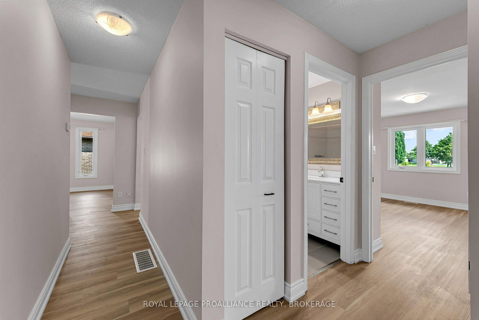 542 Davis Drive • Kingston, ON photo 25