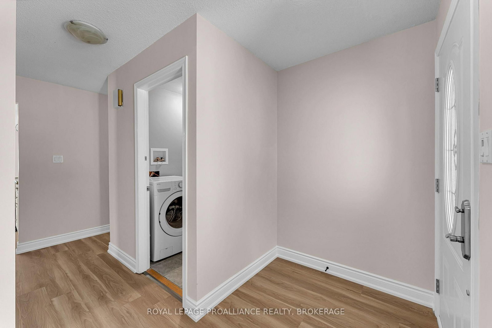 542 Davis Drive • Kingston, ON photo 4