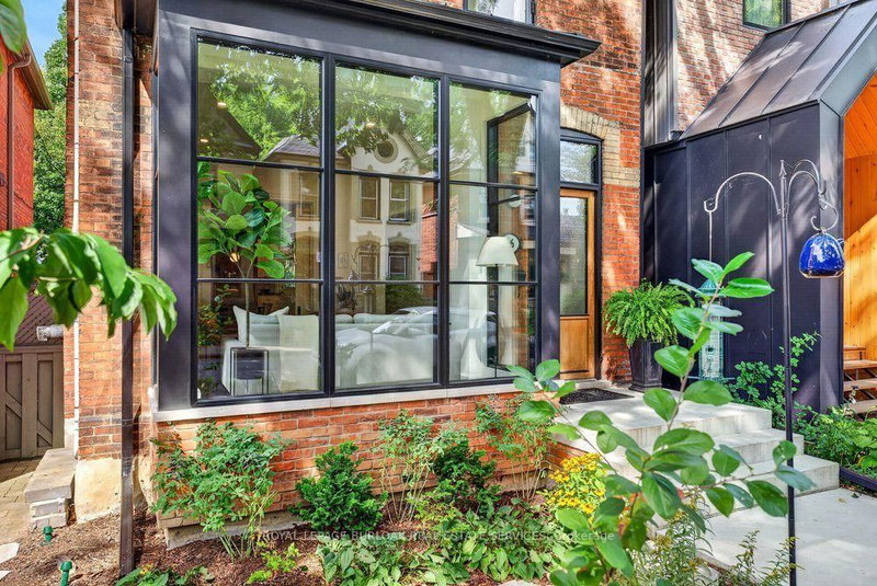 16 BRUCE Street