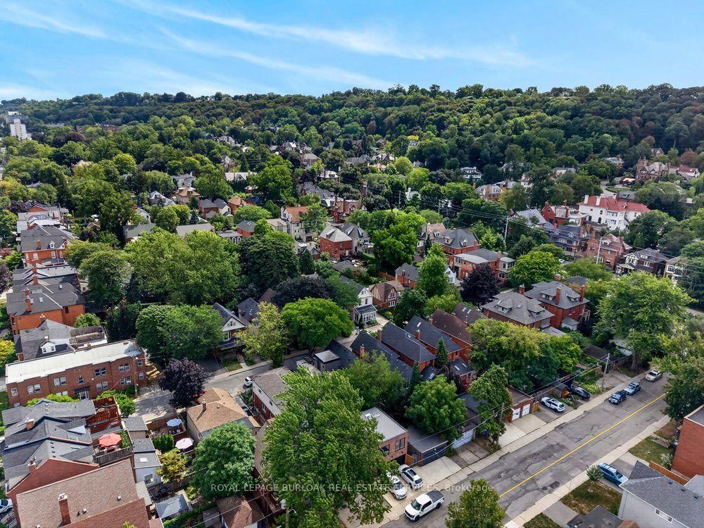 16 BRUCE Street • Hamilton, ON photo 38