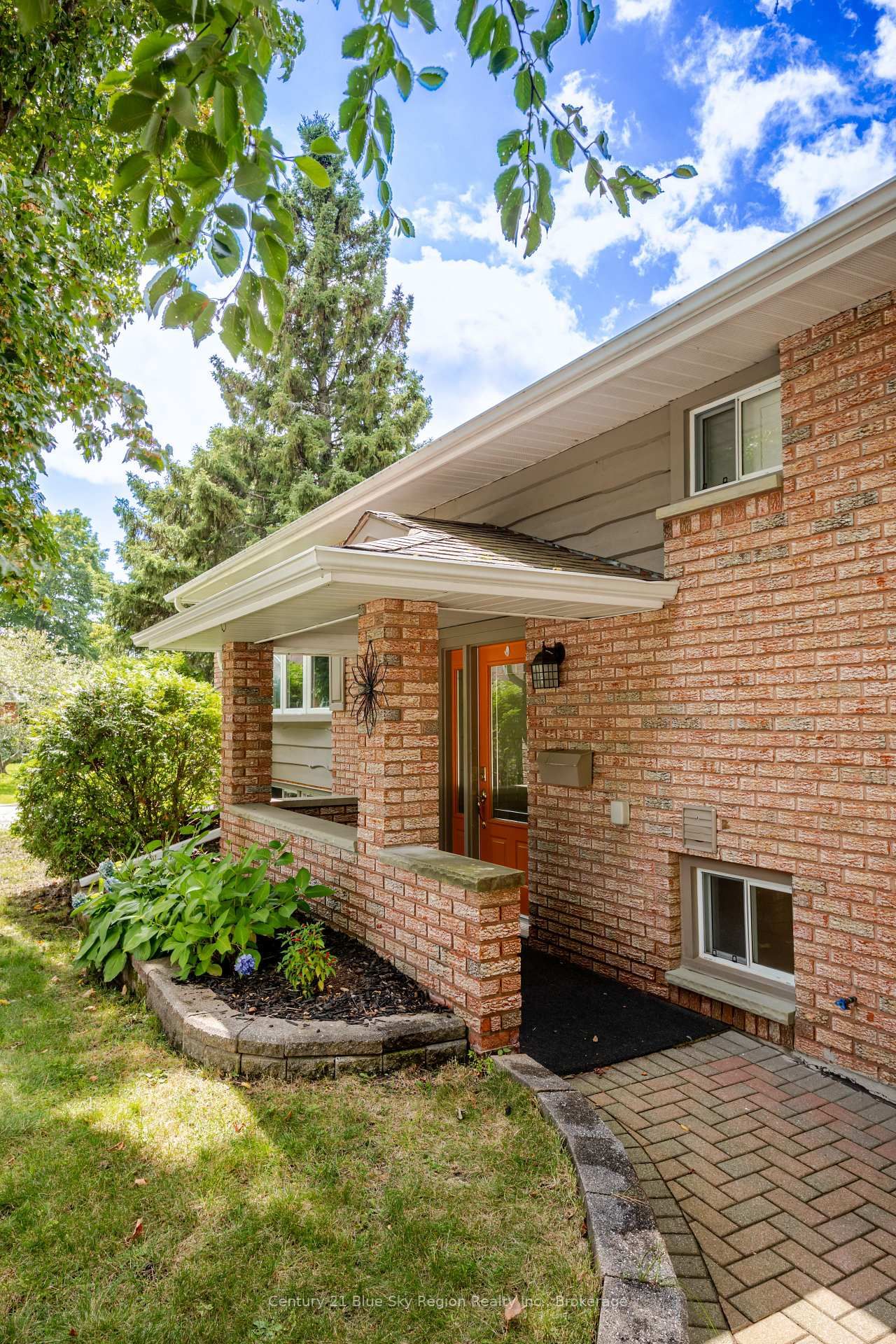 29 Carriage Crescent • North Bay, ON photo 3