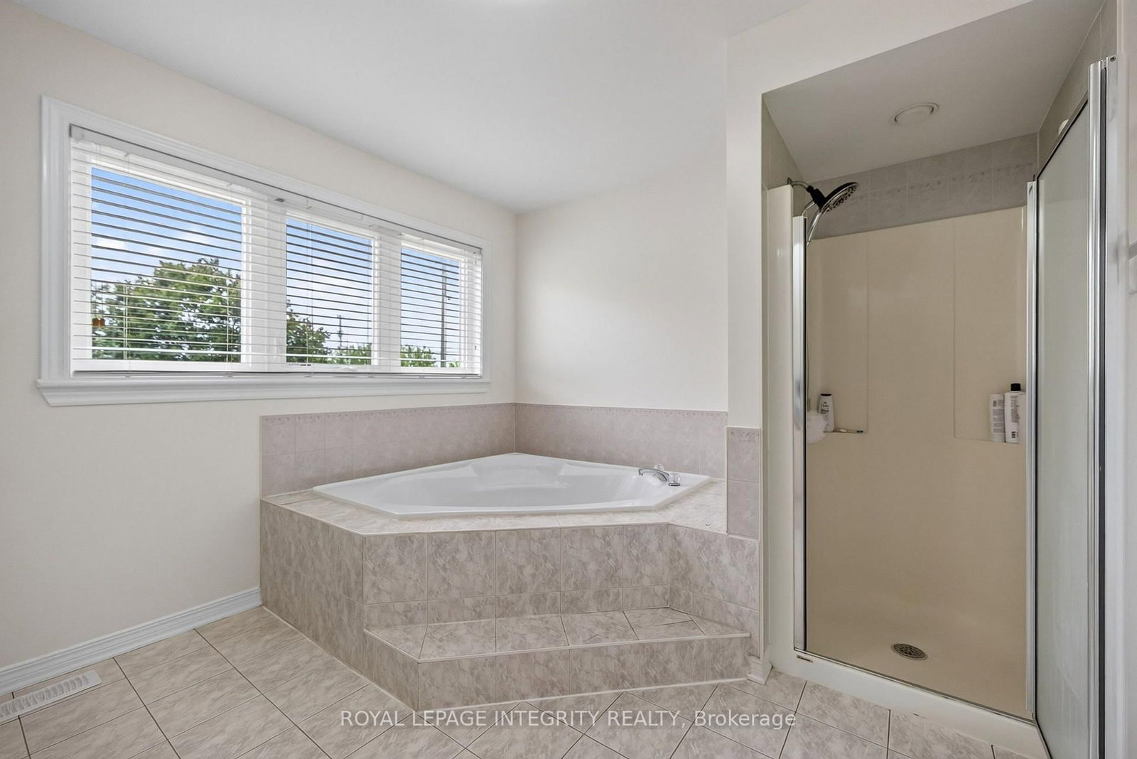 137 Hunterswood Cres, Ottawa, view 27