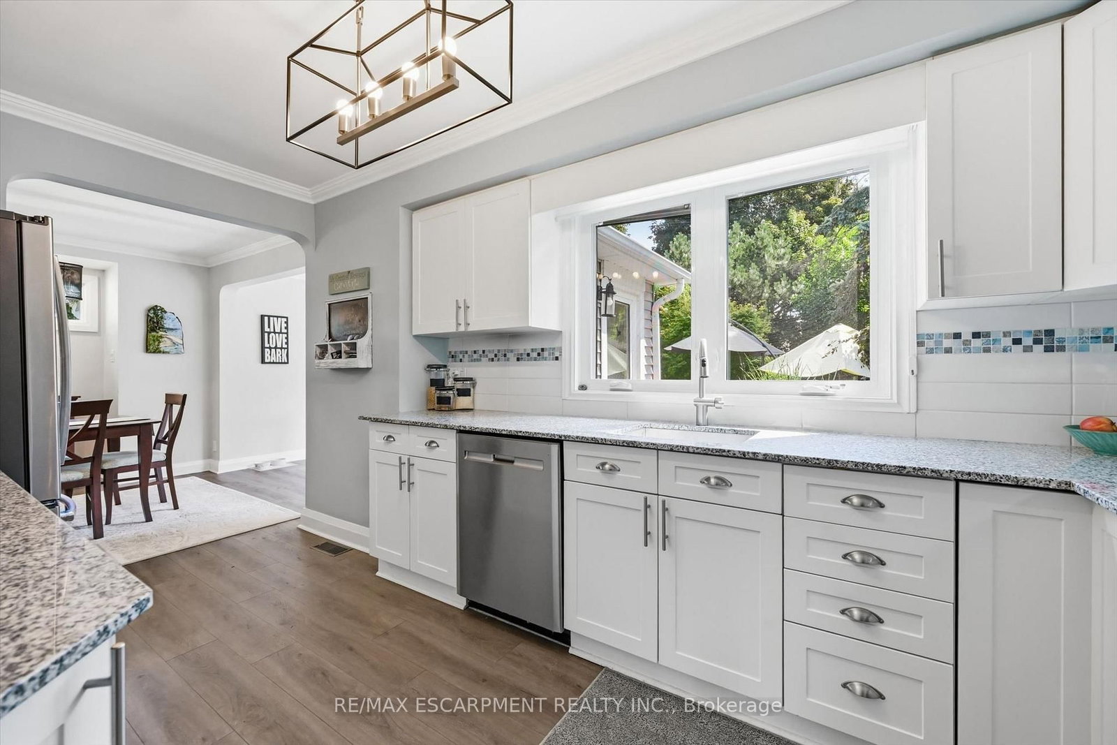 6 Kerman Avenue • Grimsby, ON photo 17