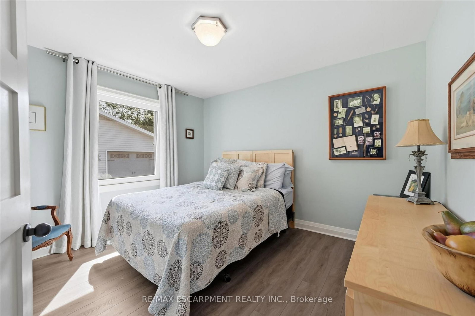 6 Kerman Avenue • Grimsby, ON photo 25