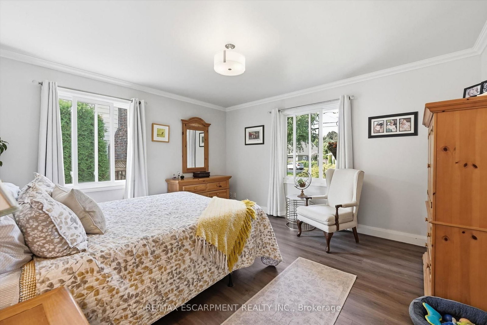 6 Kerman Avenue • Grimsby, ON photo 27