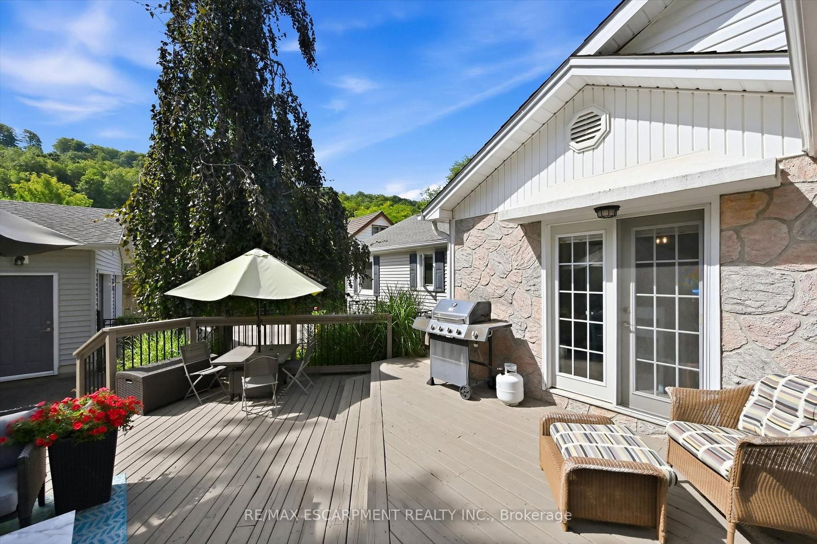 6 Kerman Avenue • Grimsby, ON photo 39