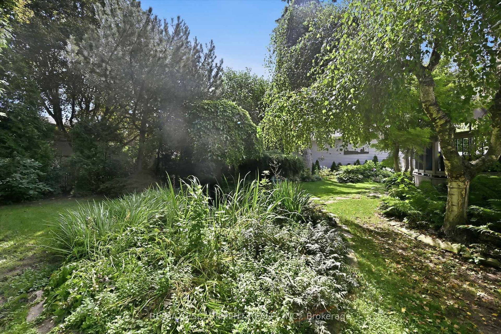 6 Kerman Avenue • Grimsby, ON photo 43