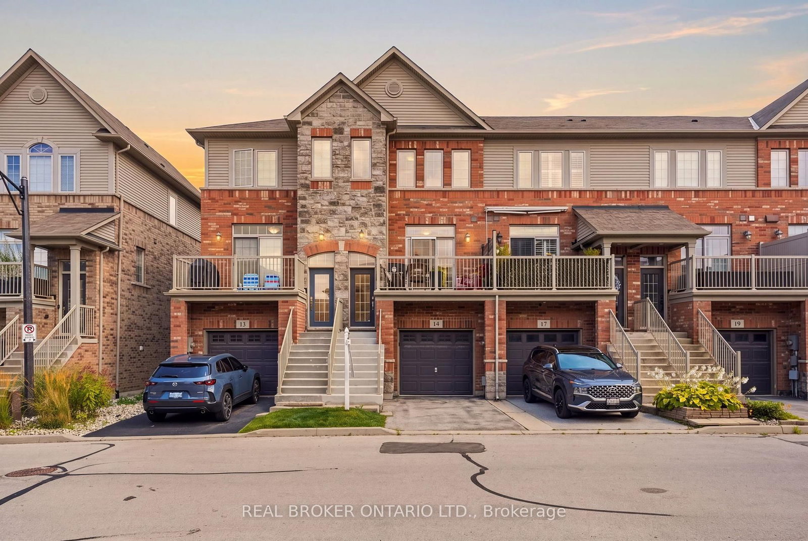 541 Winston Road • #15 • Grimsby, ON photo 2