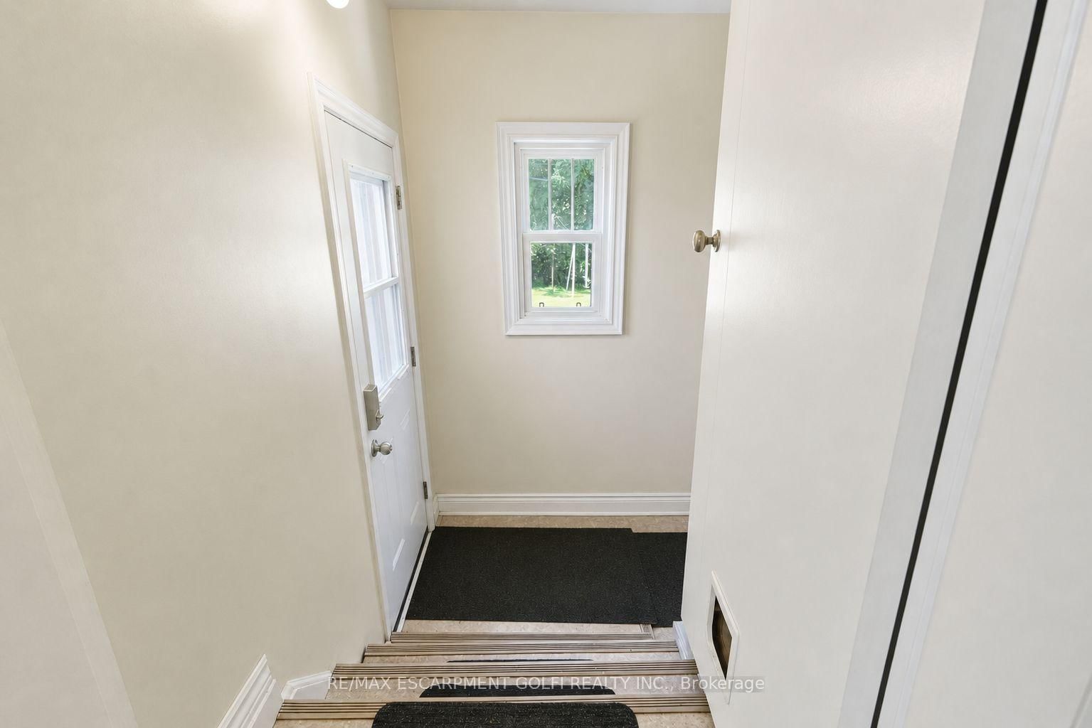 13 Prestwick Avenue • St. Catharines, ON photo 11