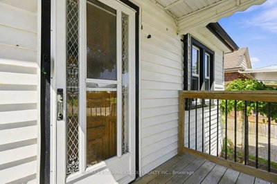 13 Prestwick Avenue • St. Catharines, ON photo 3