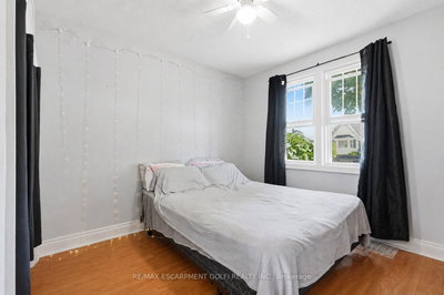 13 Prestwick Avenue • St. Catharines, ON photo 9
