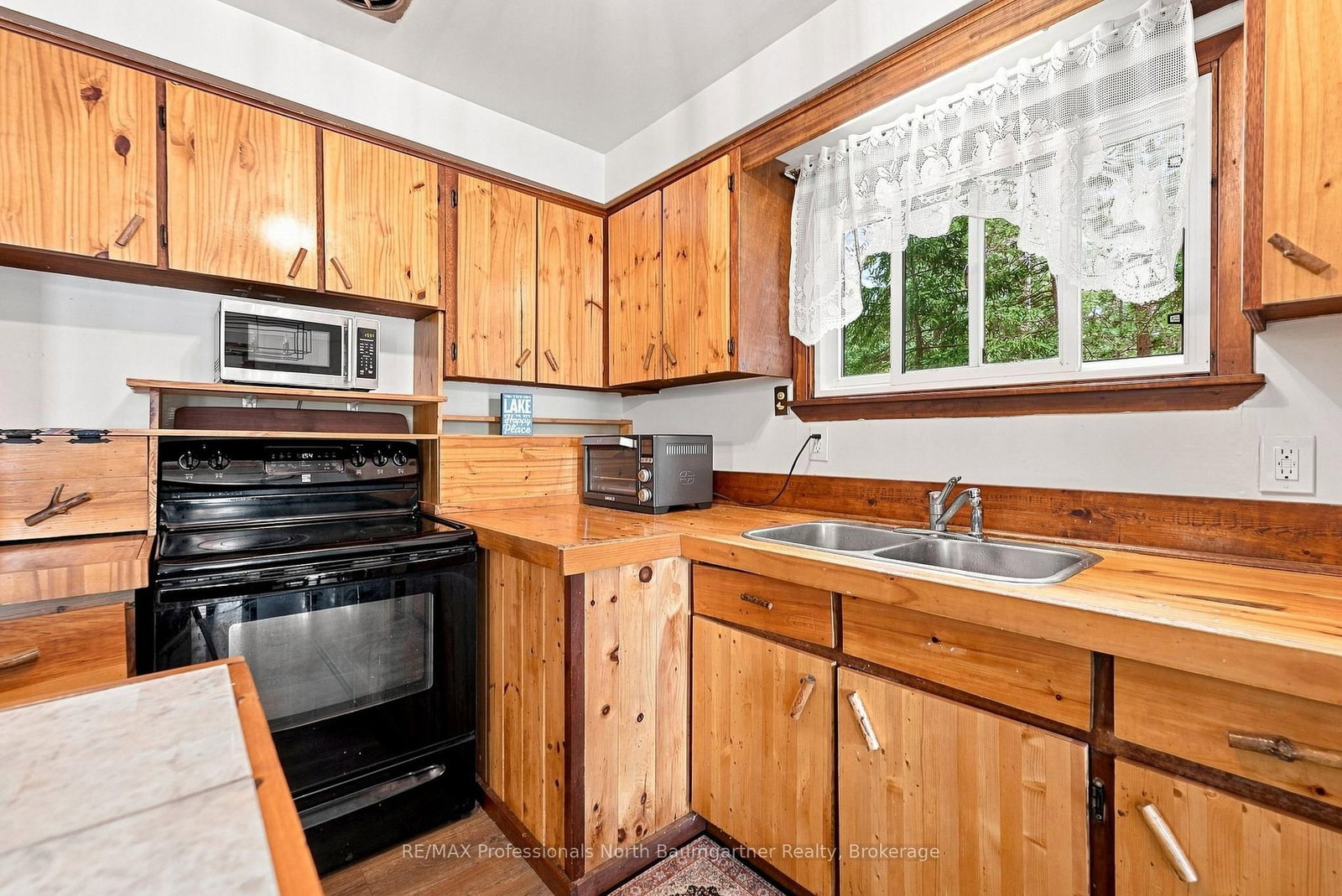 1110 Edward Sanderson Road • Highlands East, ON photo 12