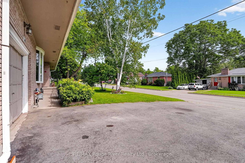 14 Elgin Street S