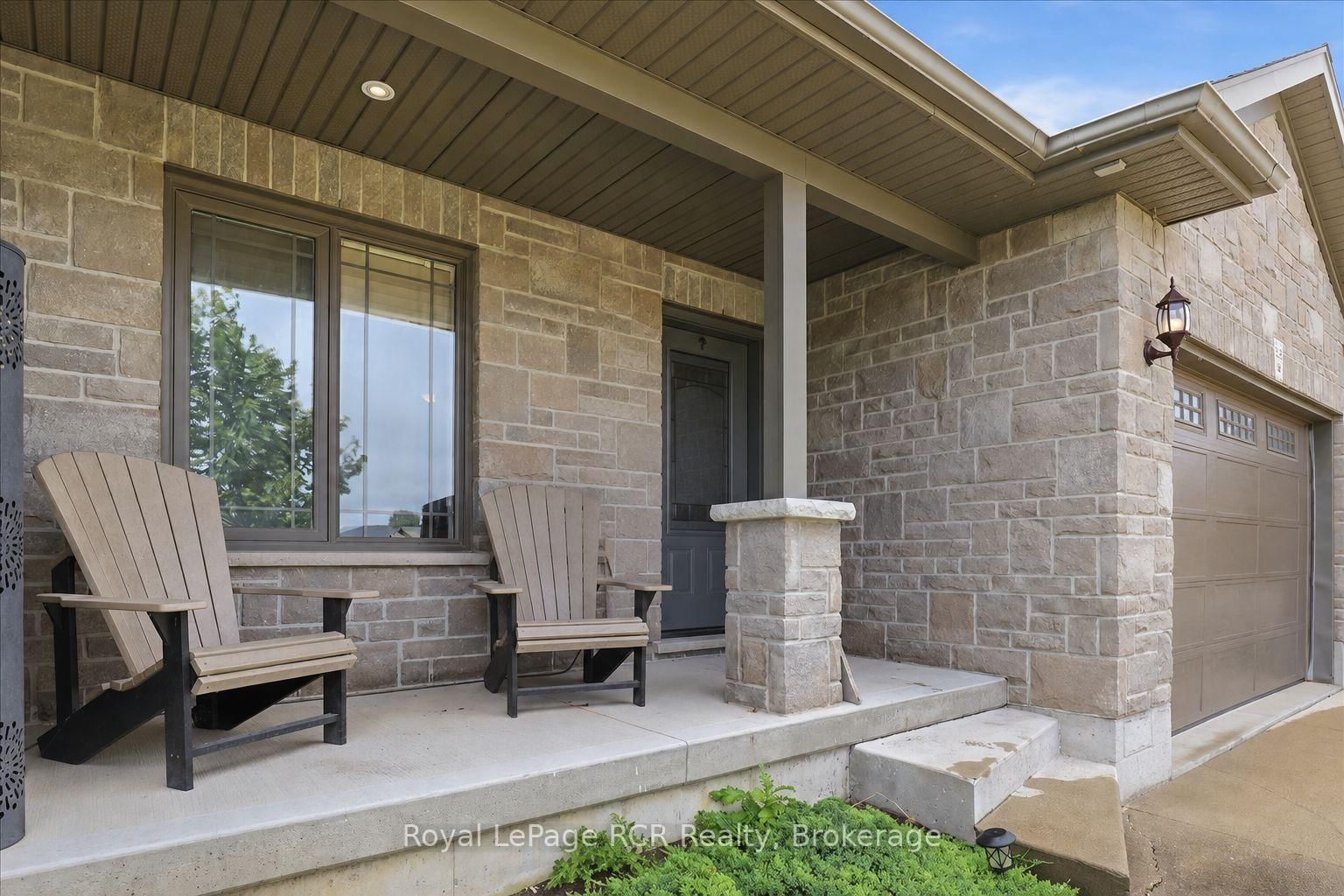250 Krotz Street E • North Perth, ON photo 4