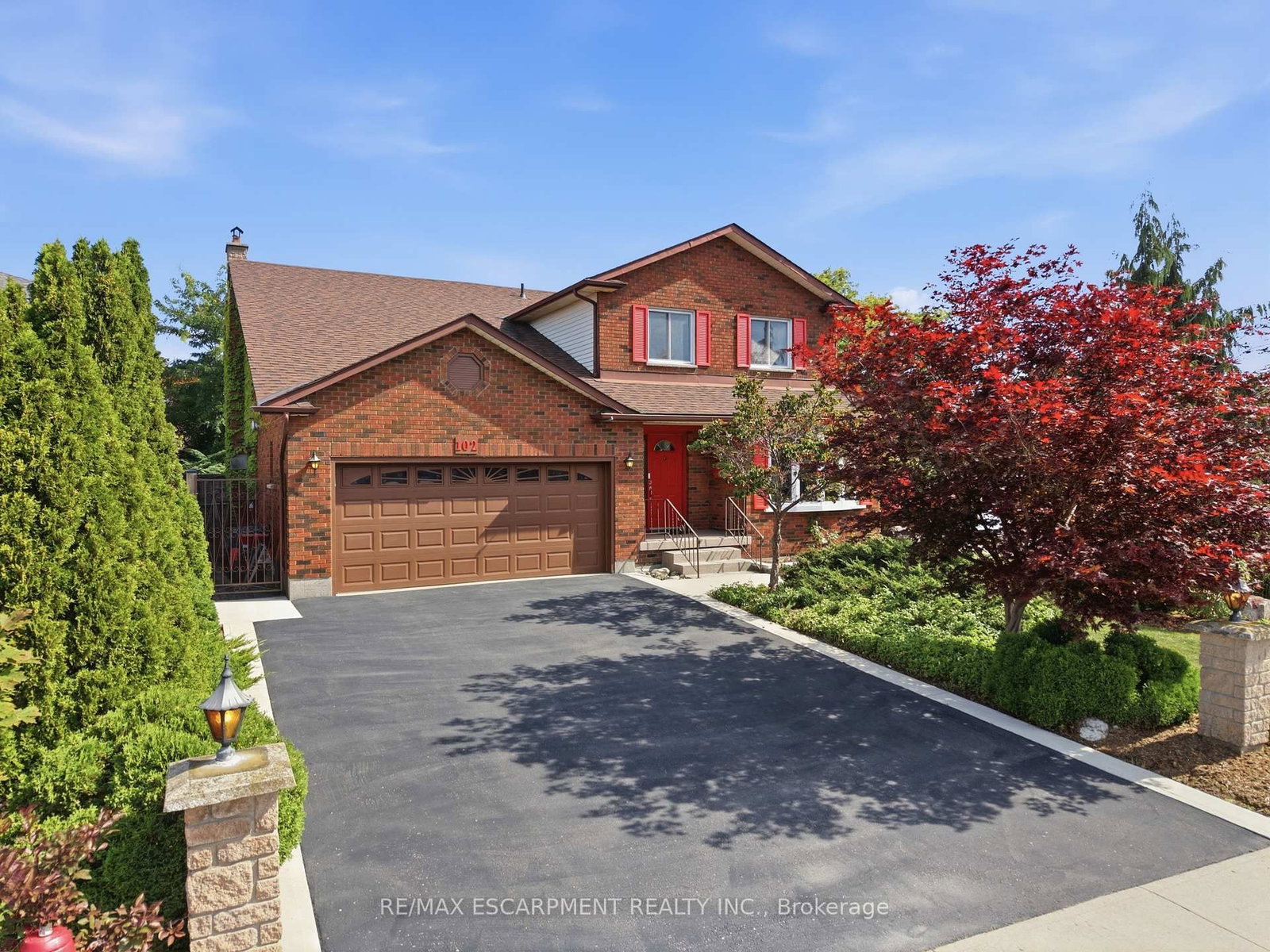 Detached House for sale at 102 Trenholme Crescent, Hamilton, Ontario, L8W 2L6 - Trenholme - MLS: X13719932