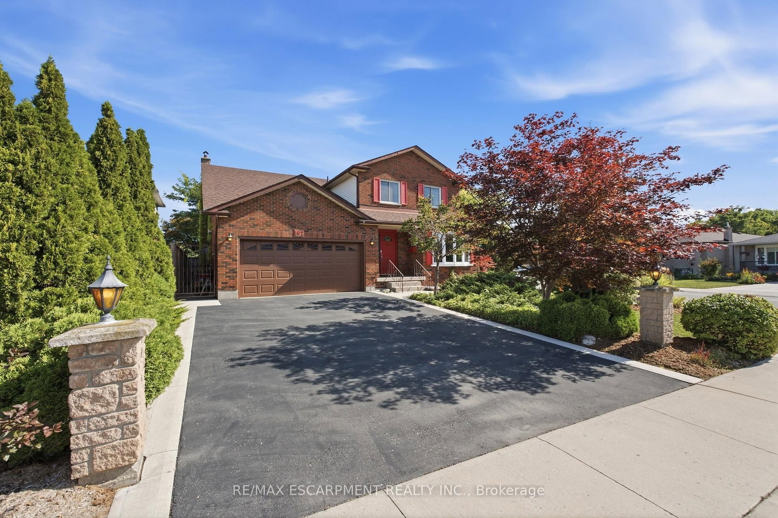 102 Trenholme Crescent • Hamilton, ON photo 4