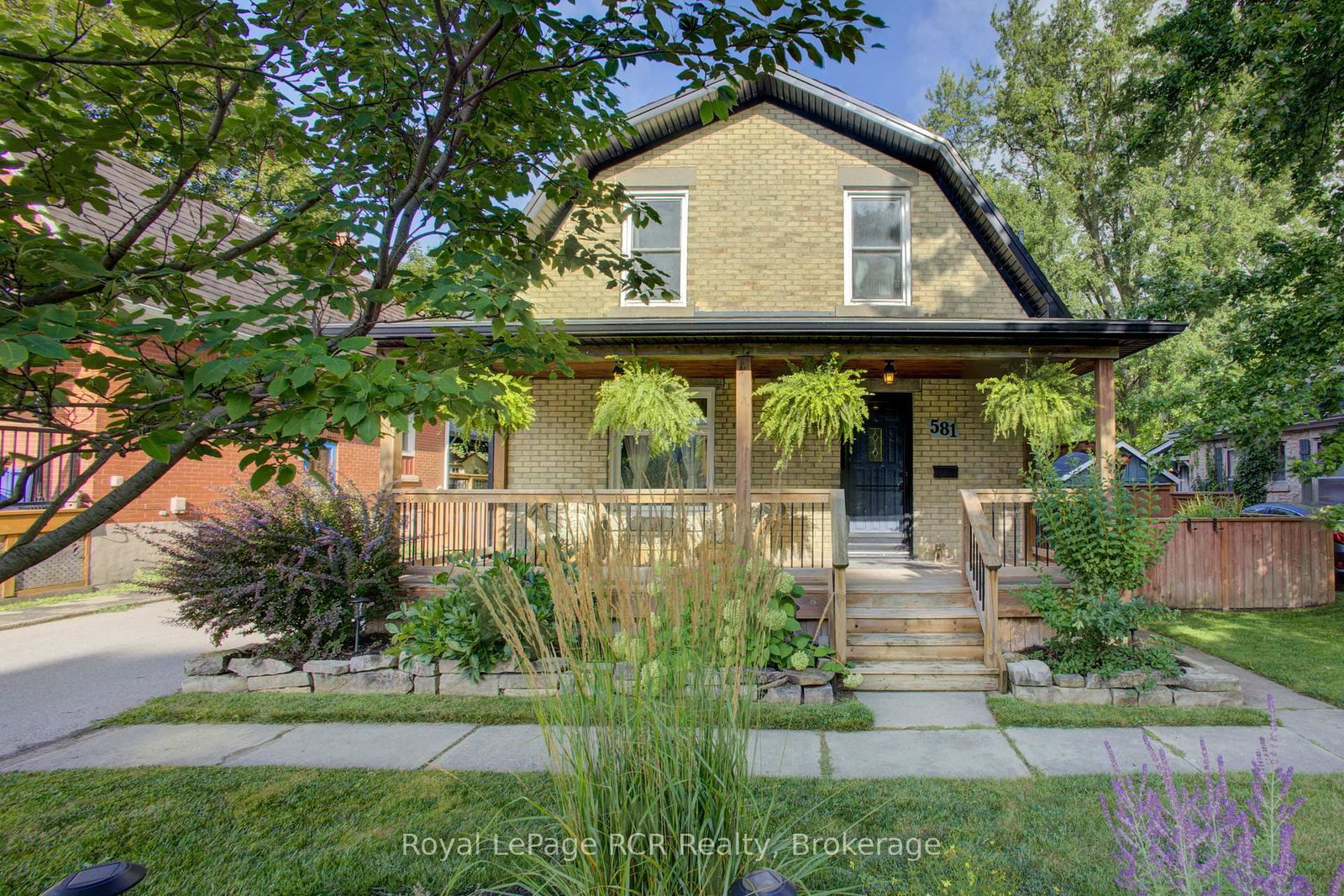 581 St Andrew Street W • Centre Wellington, ON photo 1