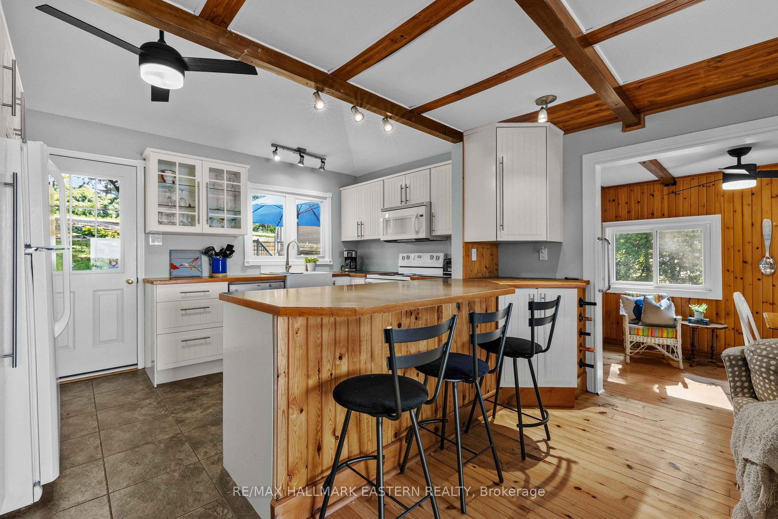 1714 Poplar Point Road • Selwyn, ON photo 10