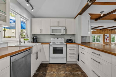 1714 Poplar Point Road • Selwyn, ON photo 8