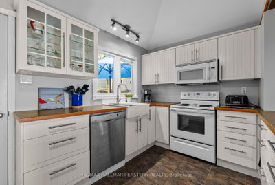 1714 Poplar Point Road • Selwyn, ON photo 9