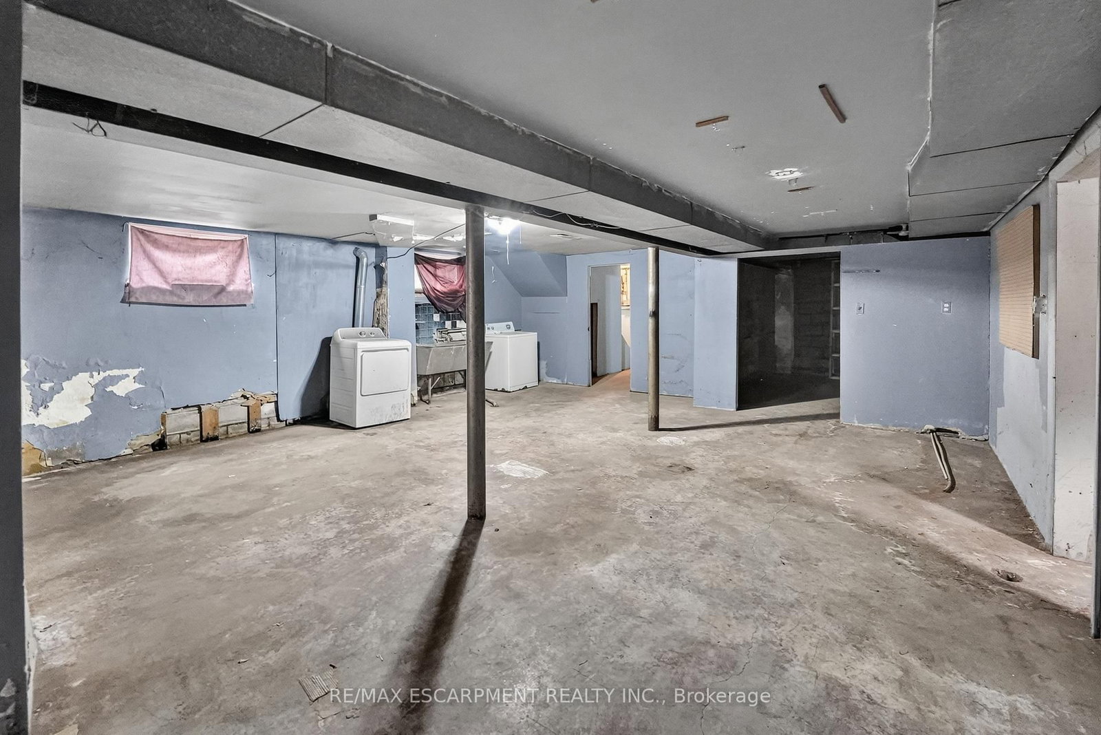 689 Burgess Avenue • Hamilton, ON photo 13