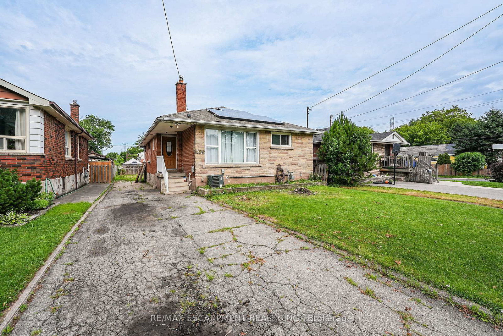 689 Burgess Avenue • Hamilton, ON photo 14