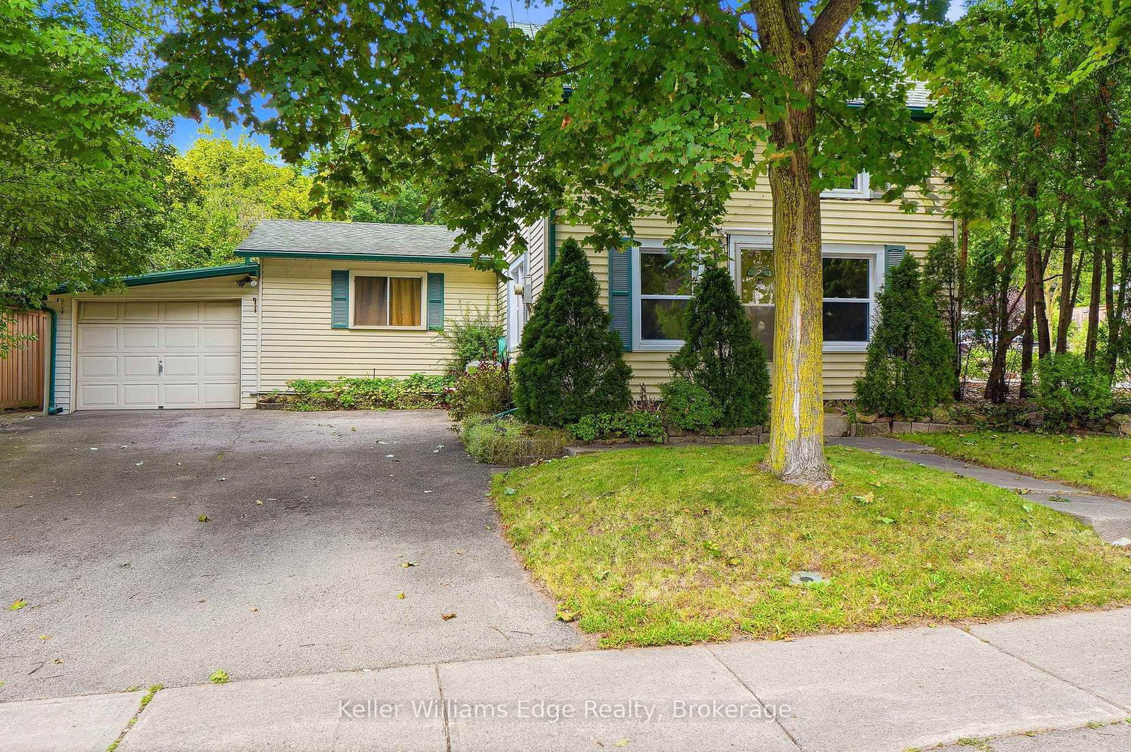 361 Dundas Street E • Hamilton, ON photo 2