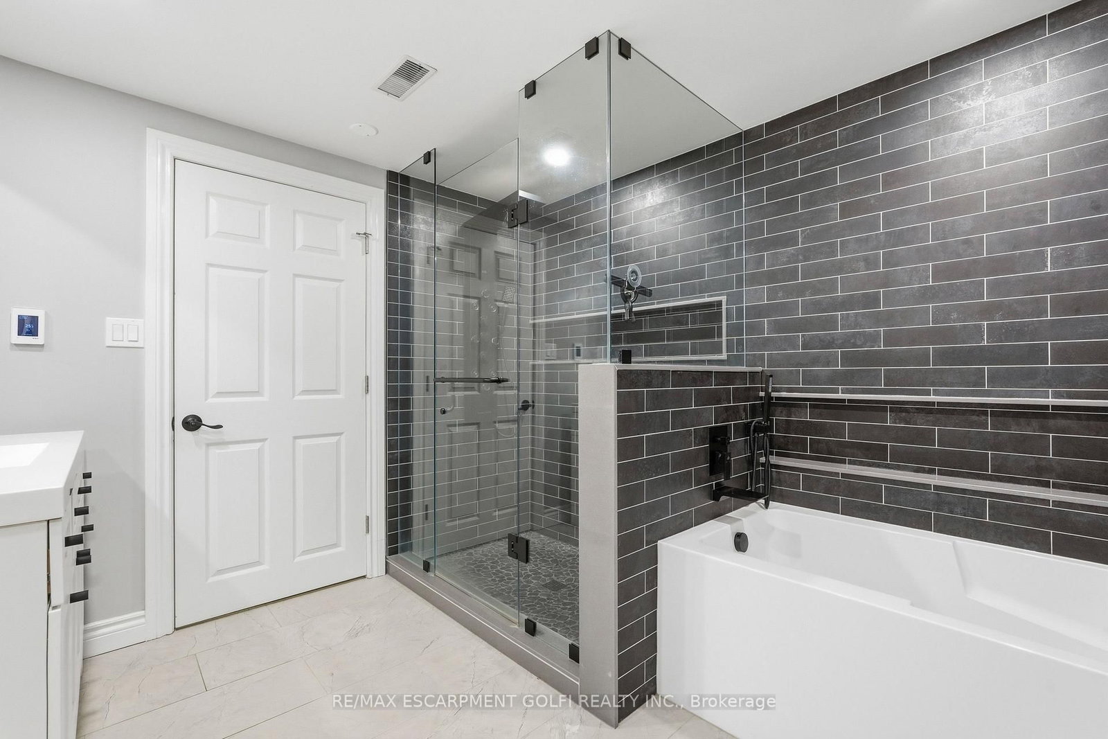 96 Greentrail Drive • #43 • Hamilton, ON photo 32