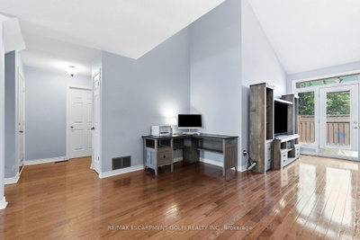 96 Greentrail Drive • #43 • Hamilton, ON photo 8