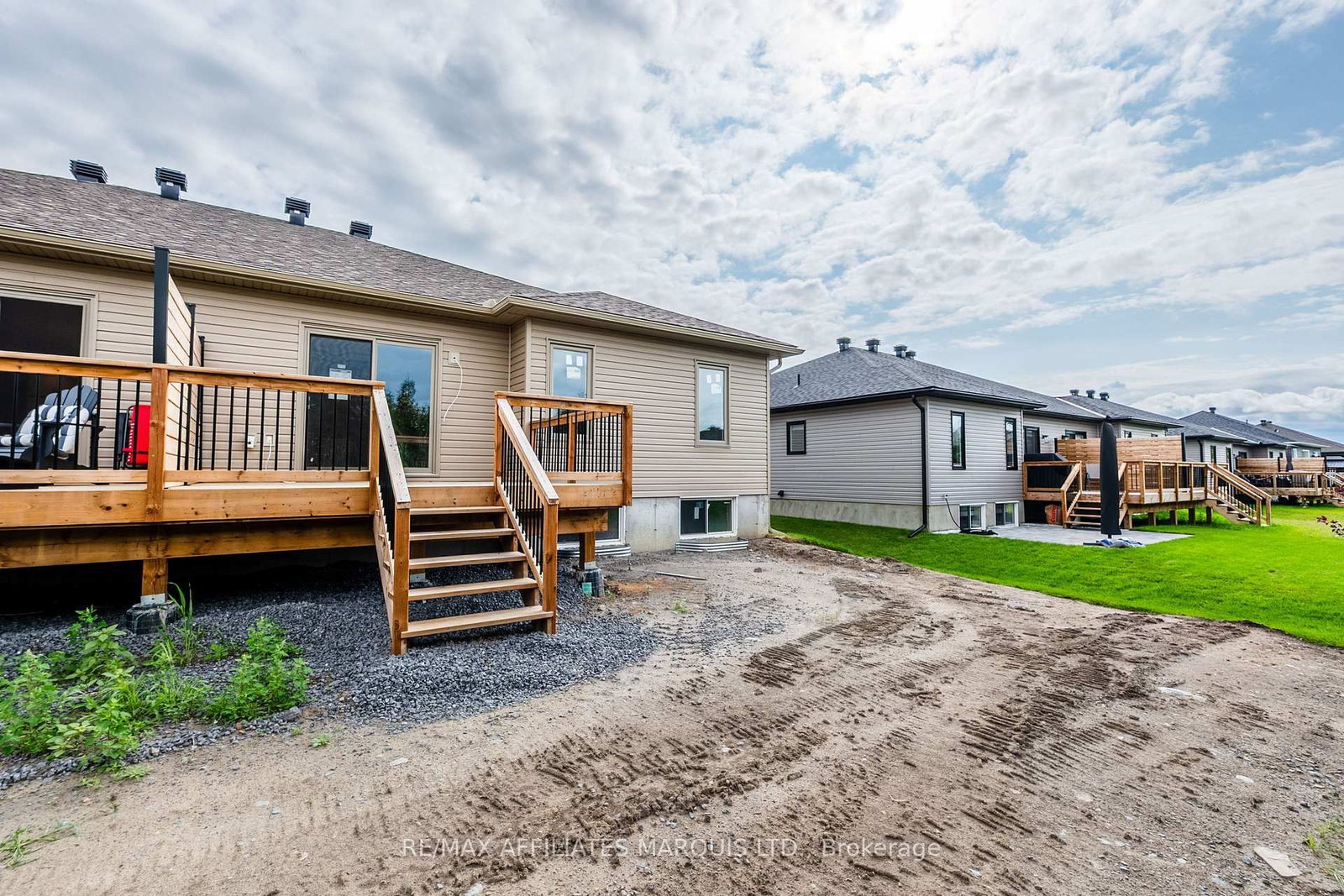 90 Forrester Way • South Stormont, ON photo 5