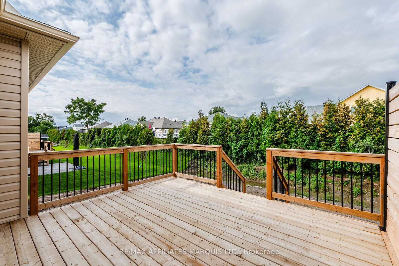 90 Forrester Way • South Stormont, ON photo 6