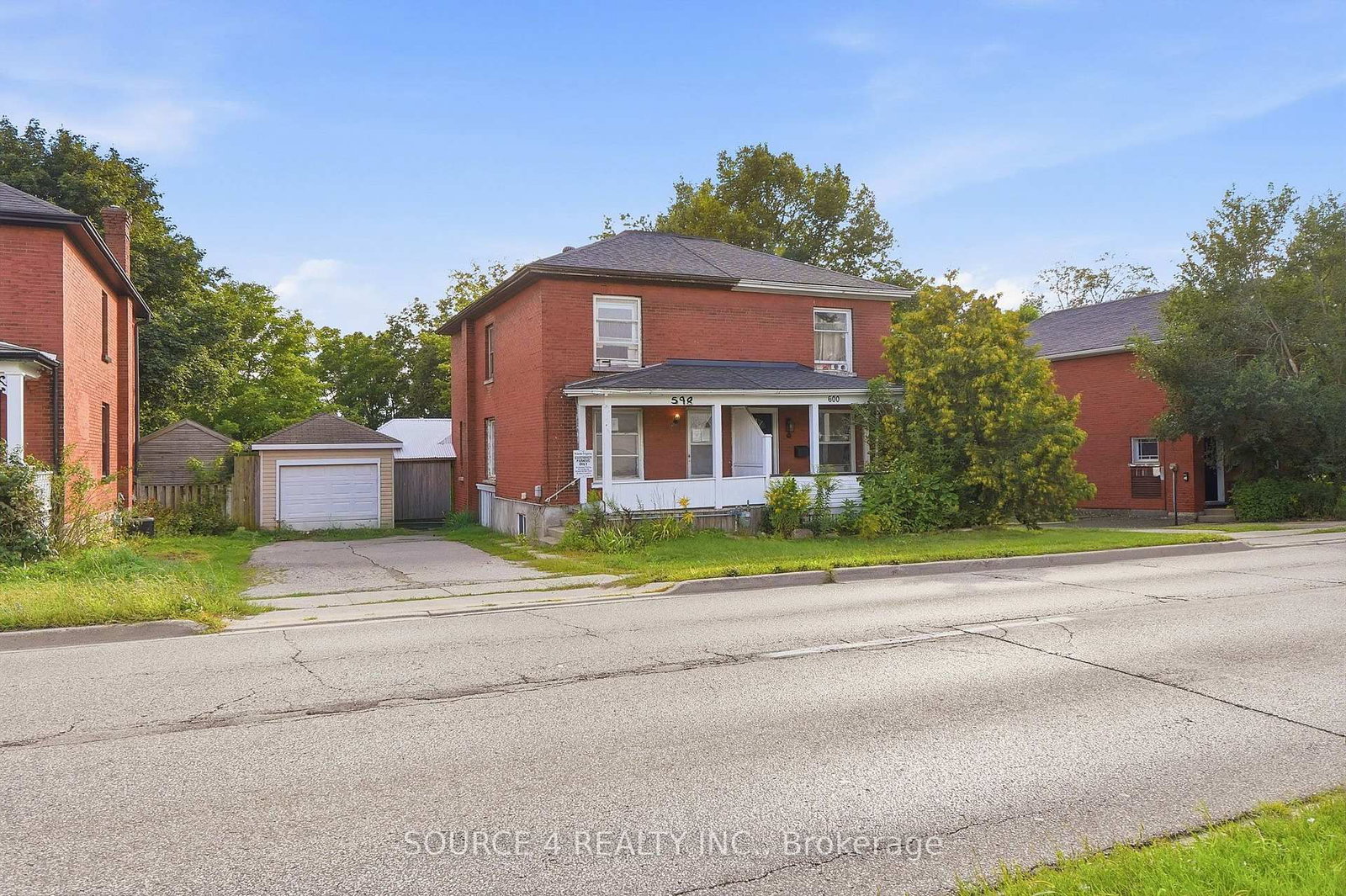 598 Coronation Boulevard • Cambridge, ON photo 3