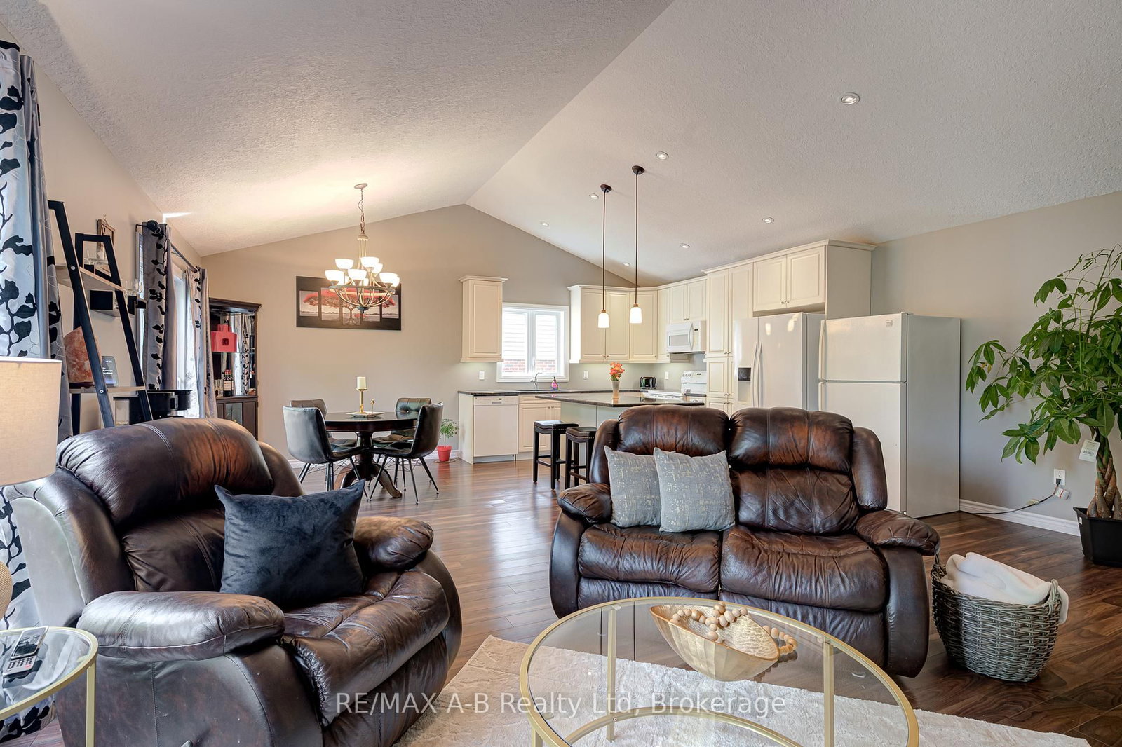 79 Sylvia Street • West Perth, ON photo 10