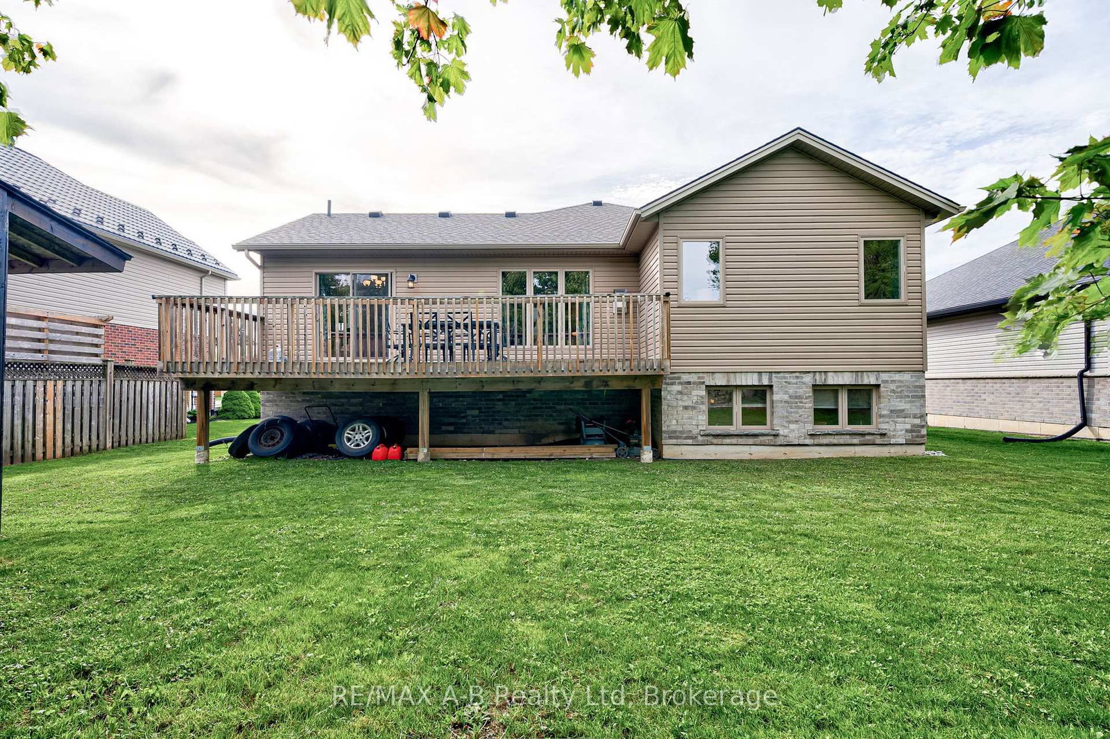 79 Sylvia Street • West Perth, ON photo 38