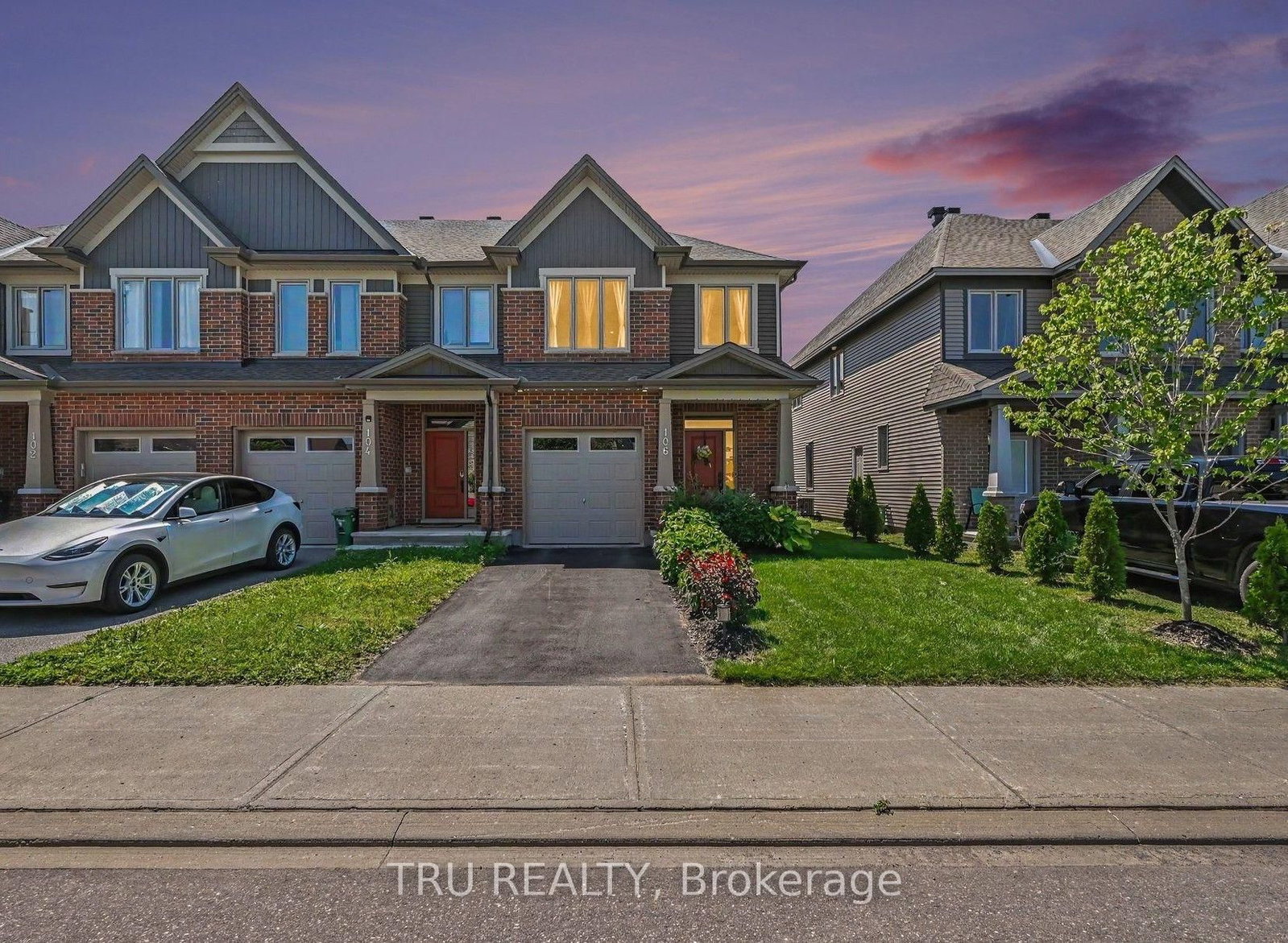 106 Lavatera St, Ottawa, view 2