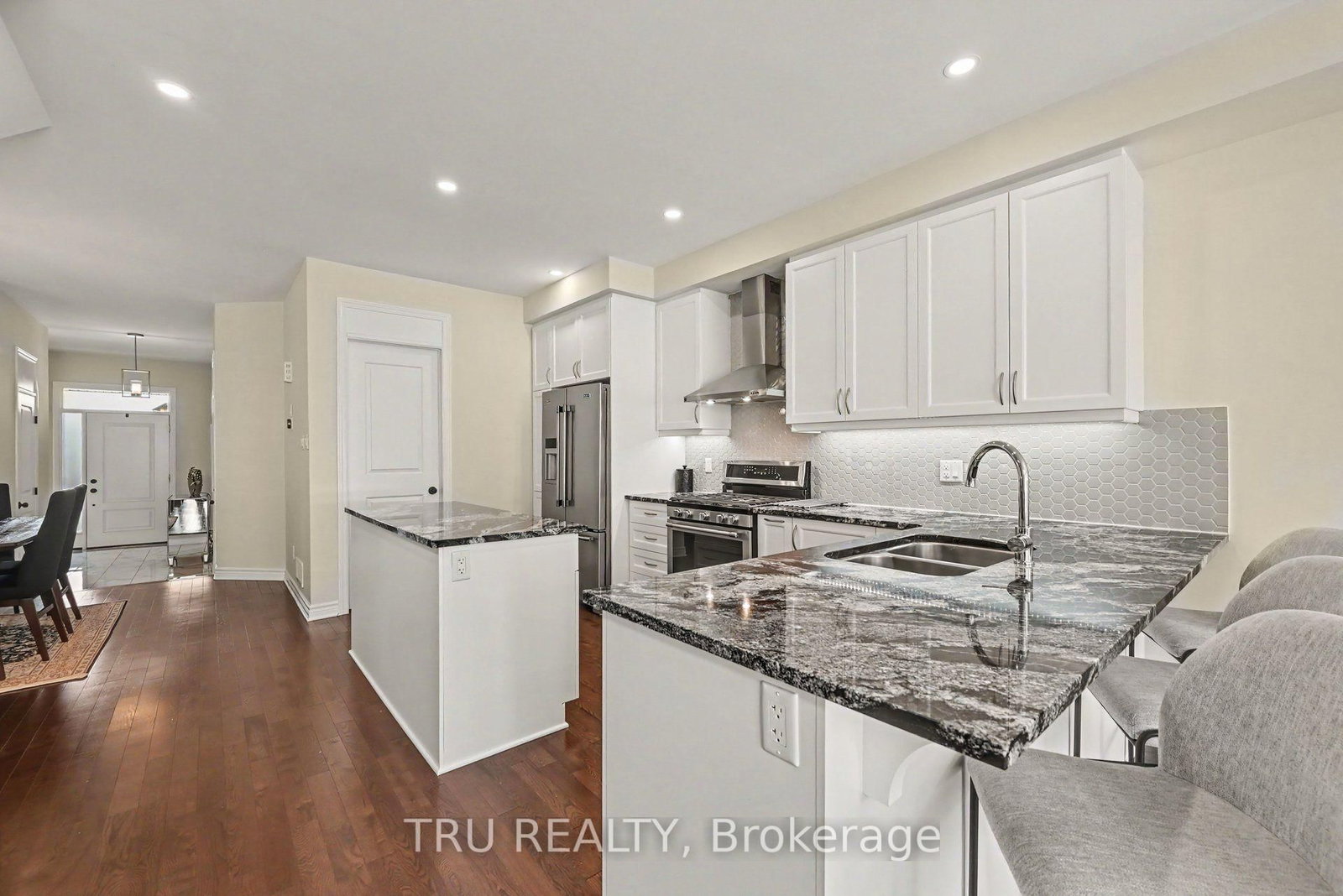 106 Lavatera St, Ottawa, view 9
