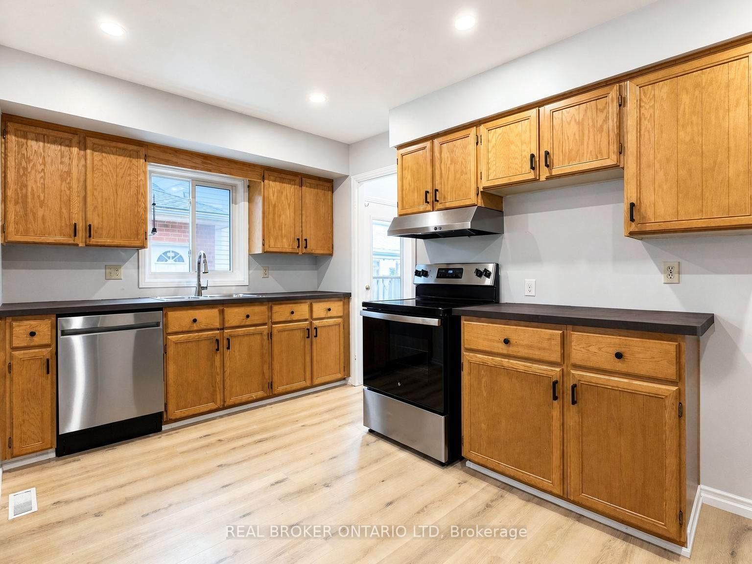 713 Railton Avenue • London East, ON photo 8