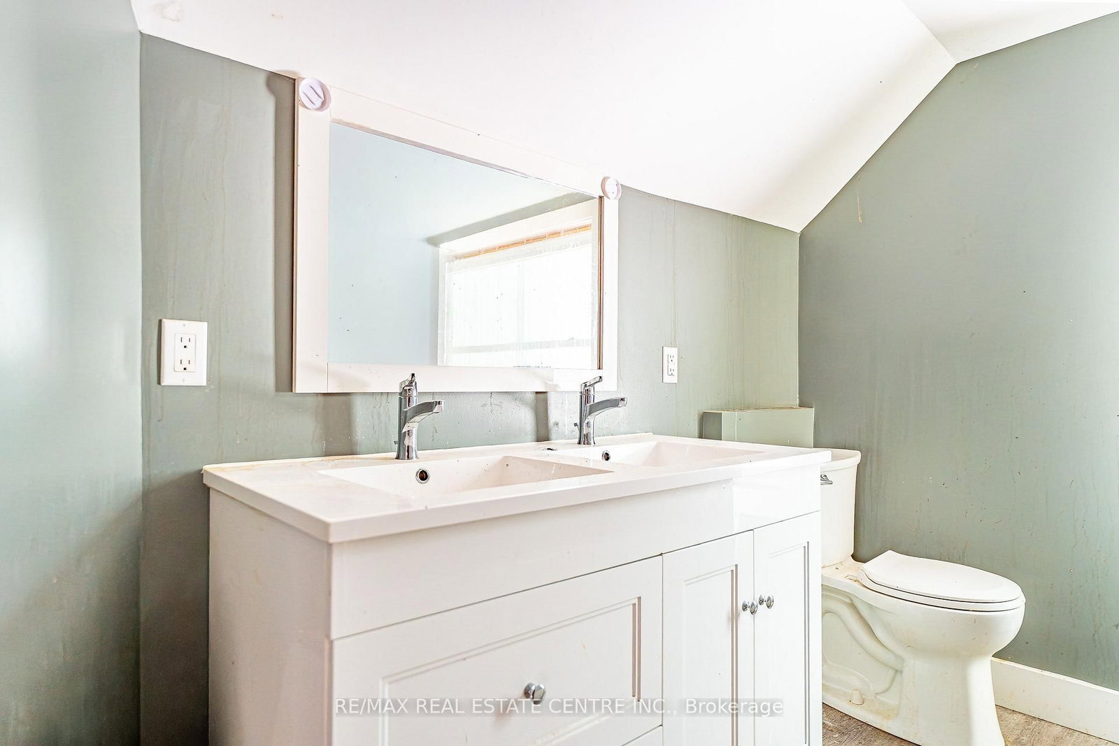 2 West Pearl Street • St. Thomas, ON photo 14